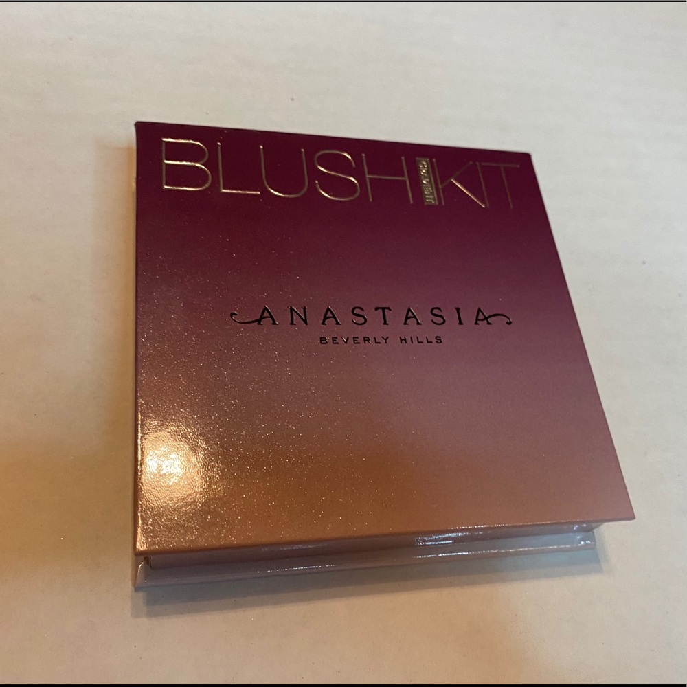 Anastasia Beverly Hills Gradient Blush Kit